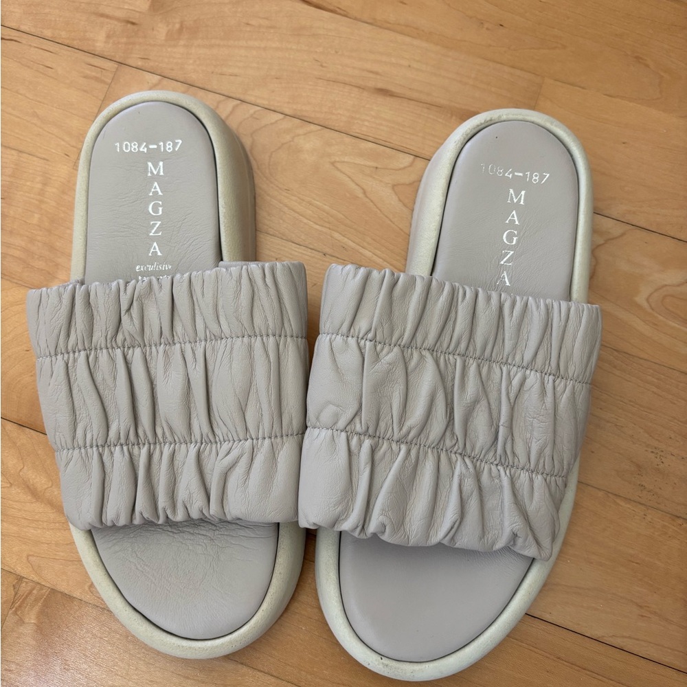 Women's Gray Slide Sandals Size 37